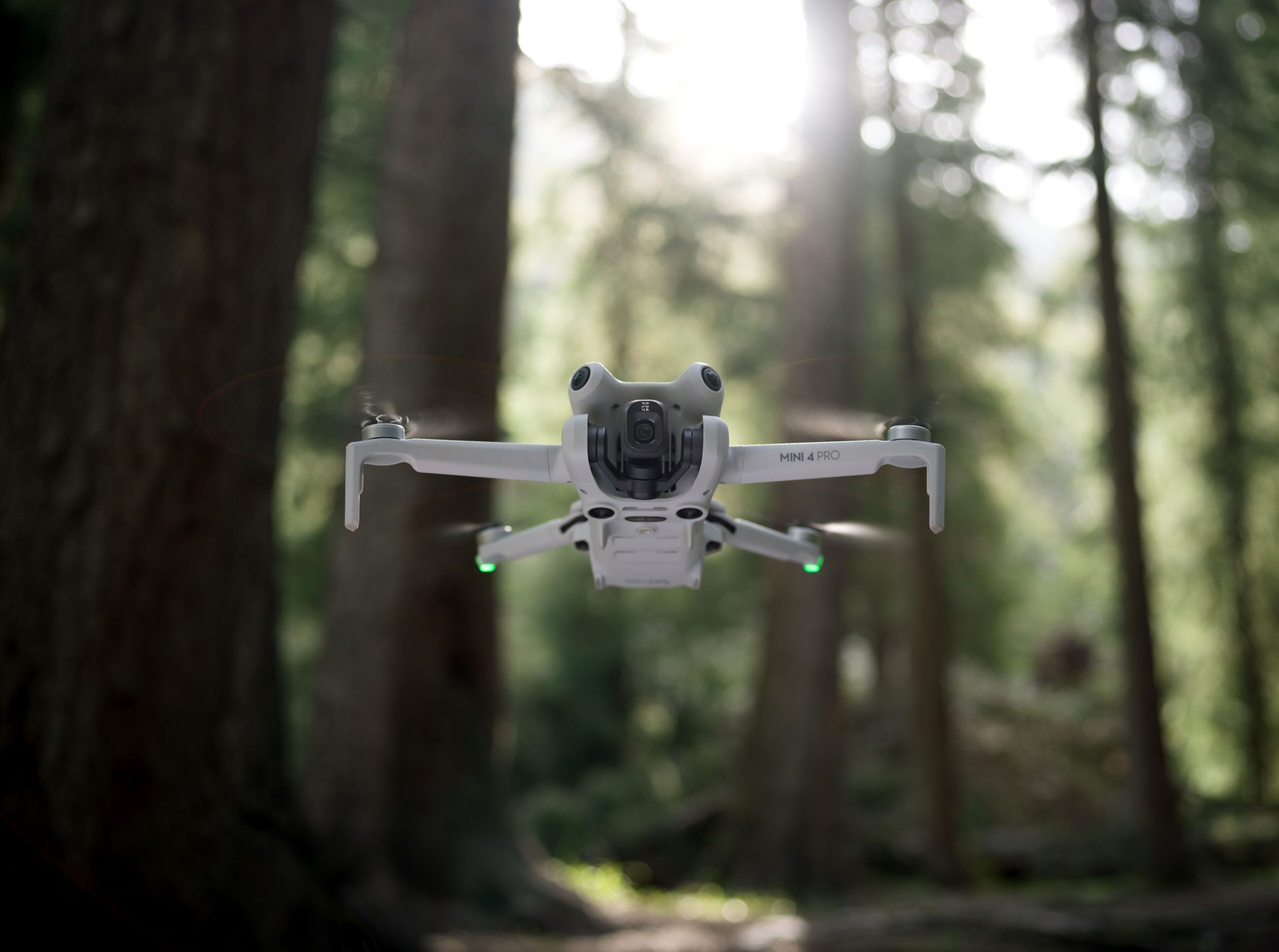 Voando com o drone DJI Mini 4 Pro